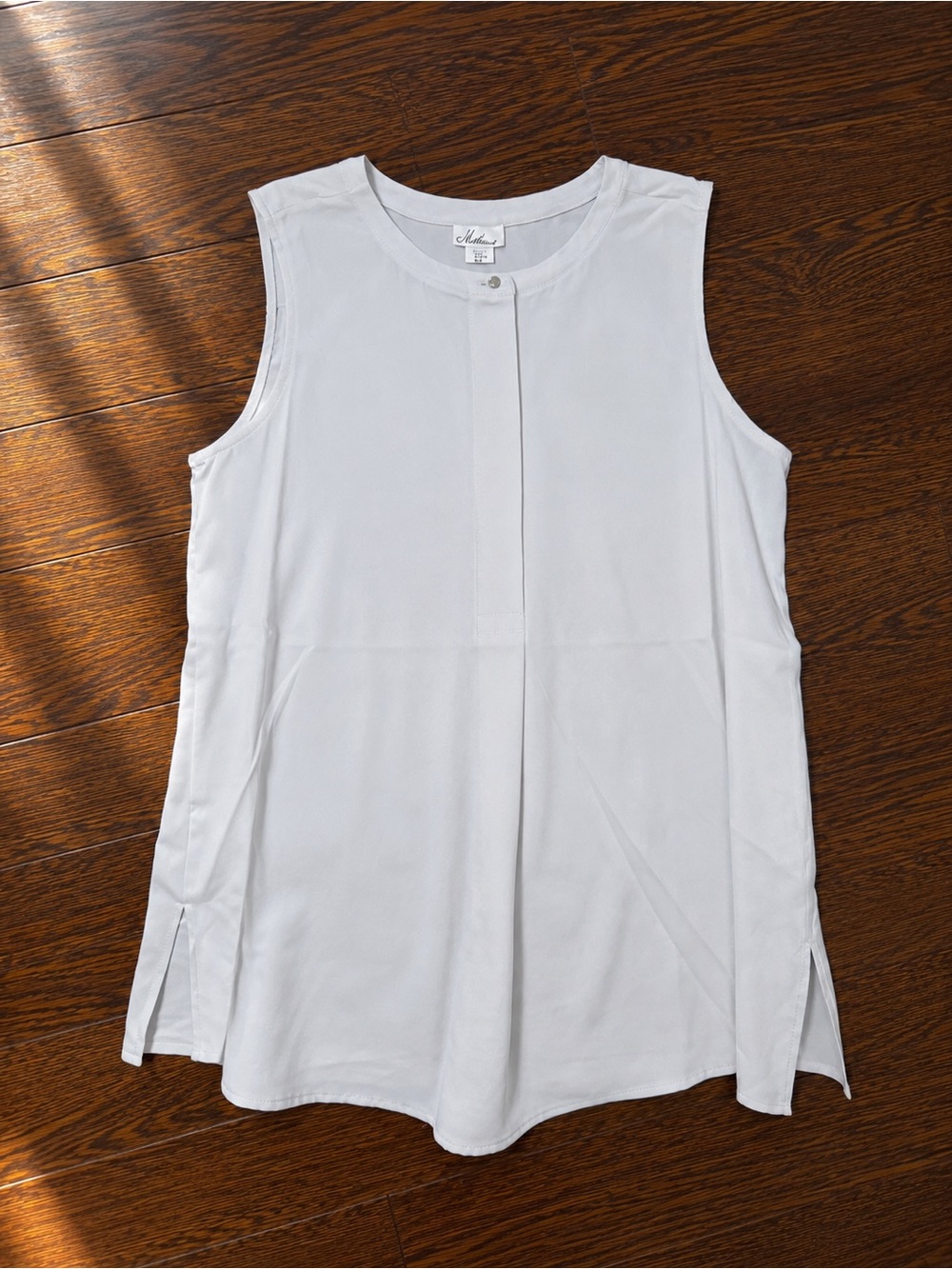 Matteson Sleeveless White Pleat-Front Sleeveless Top Sz L NWT